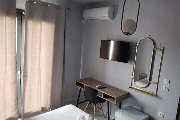 Room 16 of 28