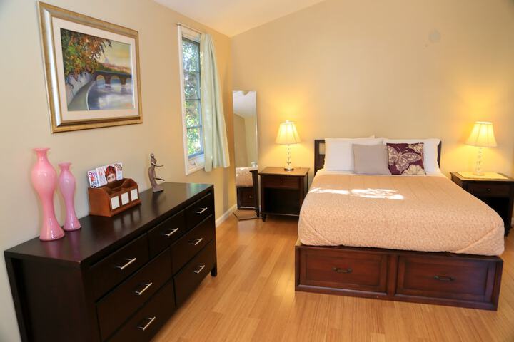 Room 2 of 25