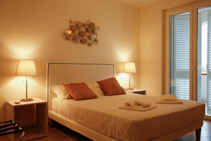Room 9 of 94