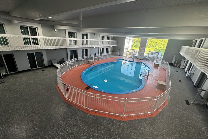 Pool 13 of 21