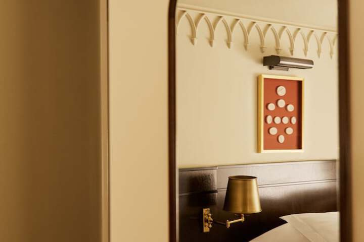 Room 9 of 36