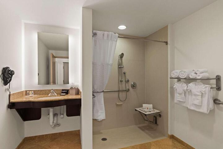1 Bedroom Suite (16 of 16)
