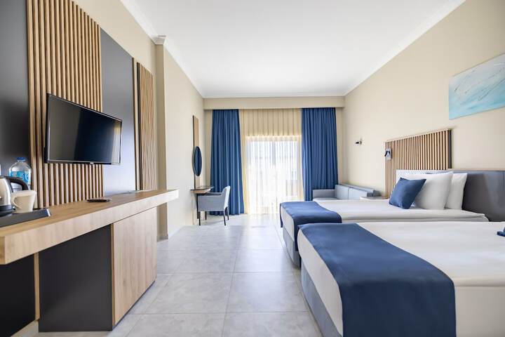 Room 13 of 108