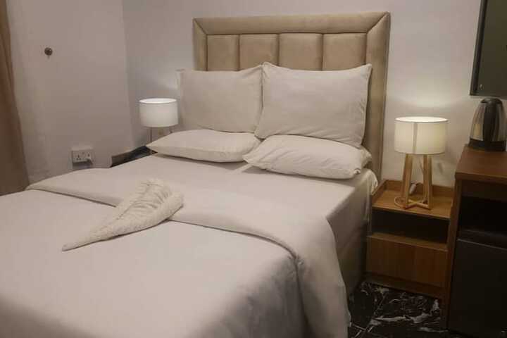 Room 15 of 27