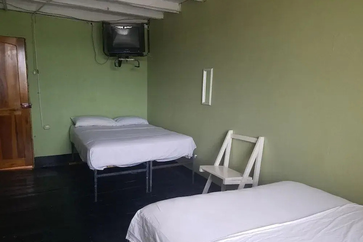 Room 4 of 11