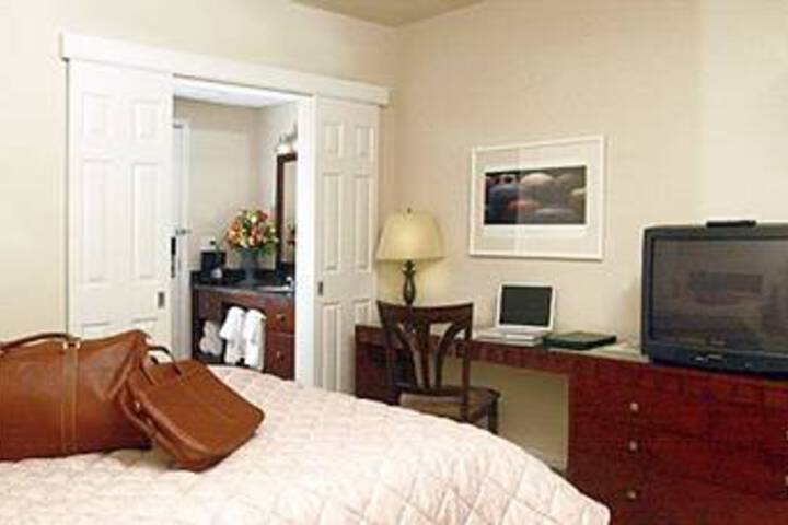 Room 4 of 14
