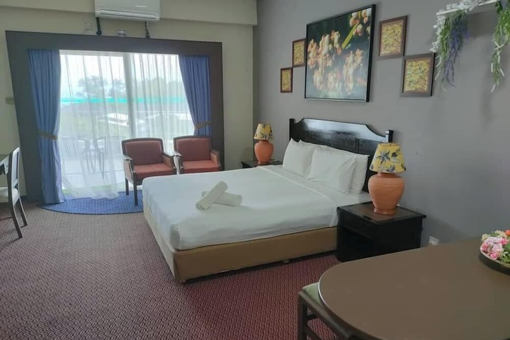 Room 219 of 650