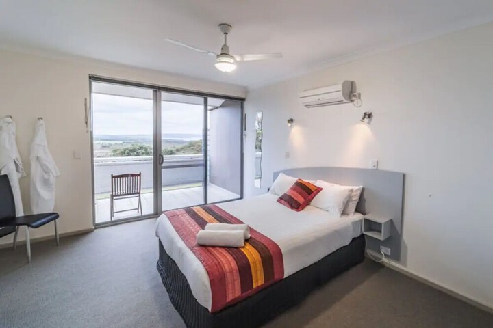 Room 21 of 40