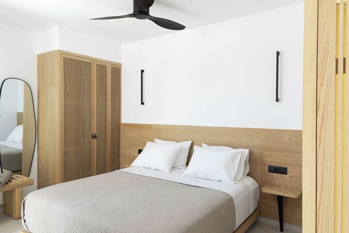 Room 16 of 129