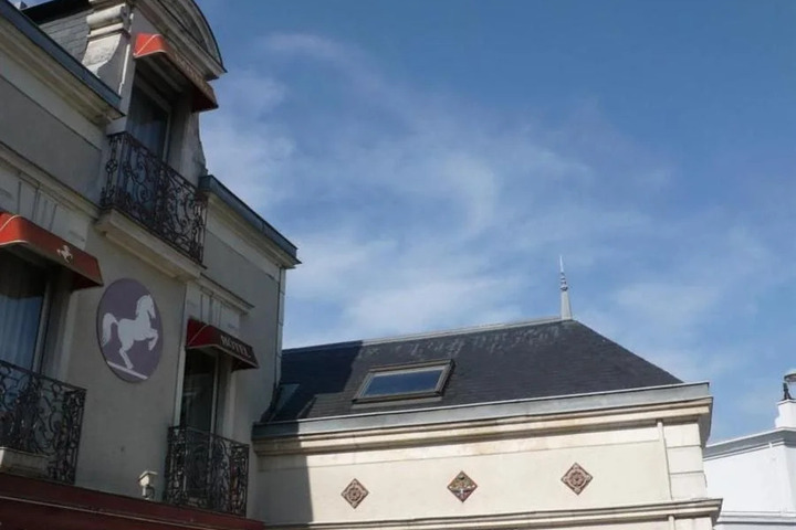 HOTEL DU CHEVAL BLANC