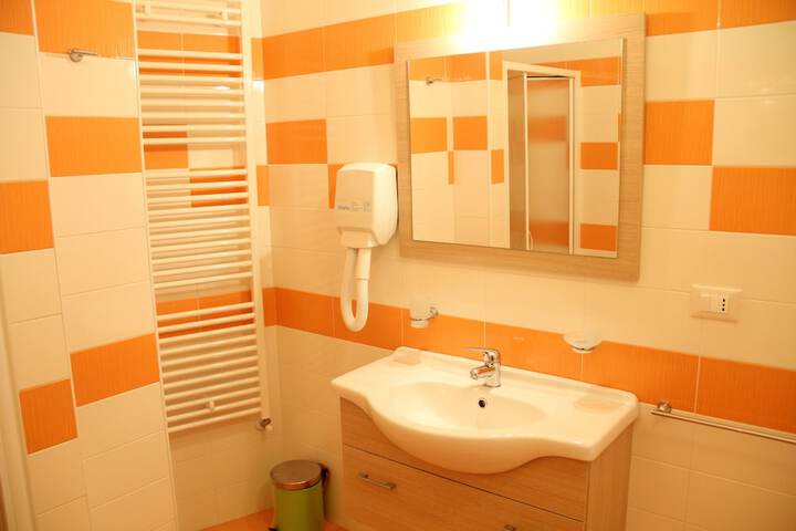 Room 18 of 24