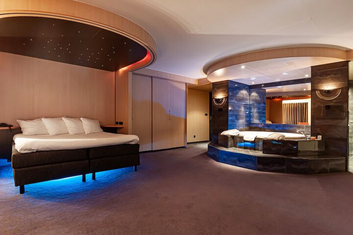 Room 11 of 44
