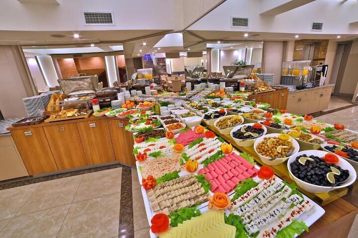 Dining 59 of 66