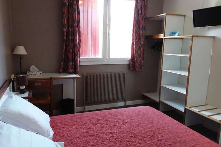 Room 4 of 13