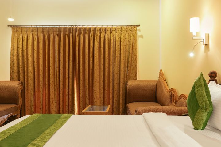 Room 12 of 26