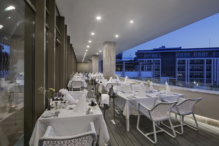 Dining 180 of 303