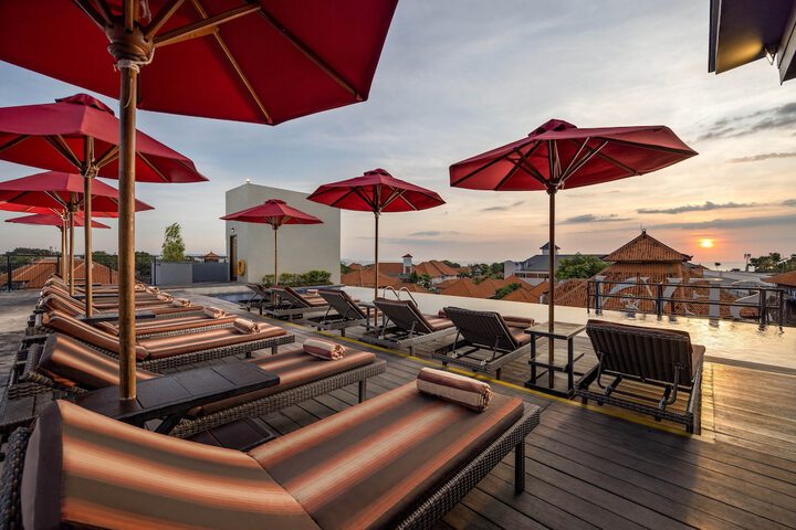 Pool Hotel