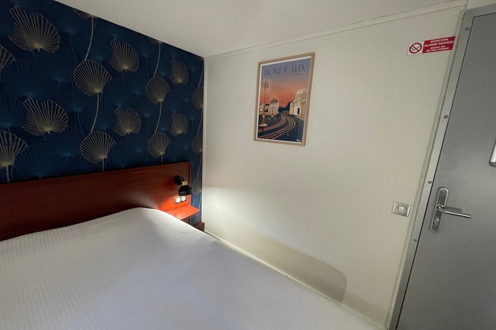 Room 6 of 45