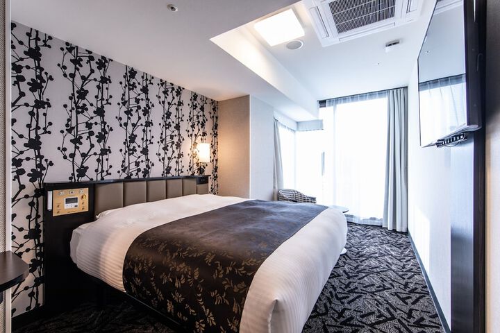 Room 16 of 40