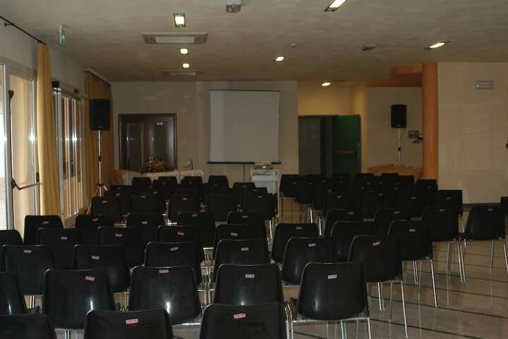 Business Center 39 of 43