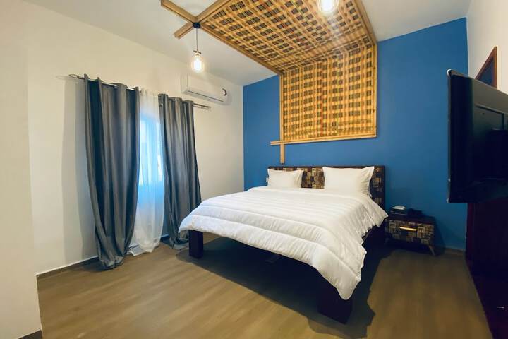 Room 11 of 27
