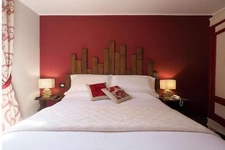 Room 7 of 34