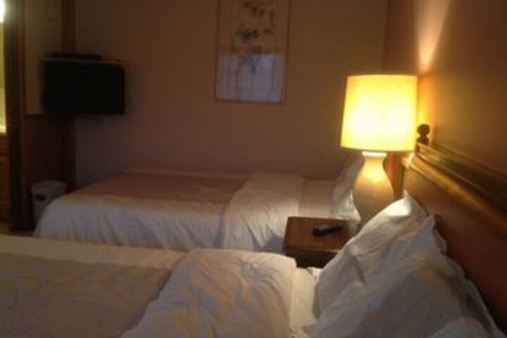 Room 7 of 23