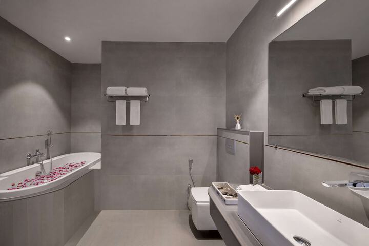 Room 43 of 96