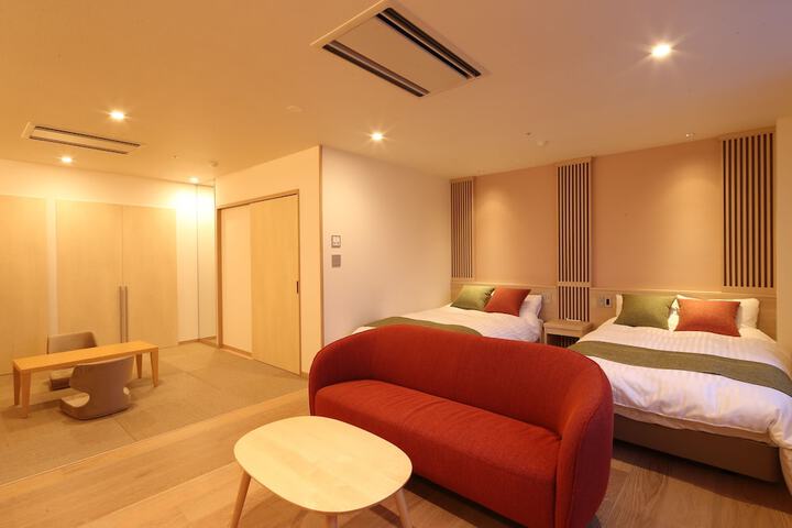Room 18 of 133
