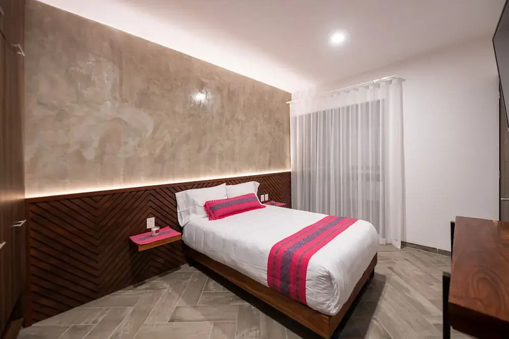 Room 5 of 25