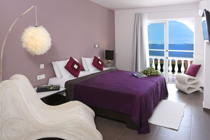 Room 33 of 68