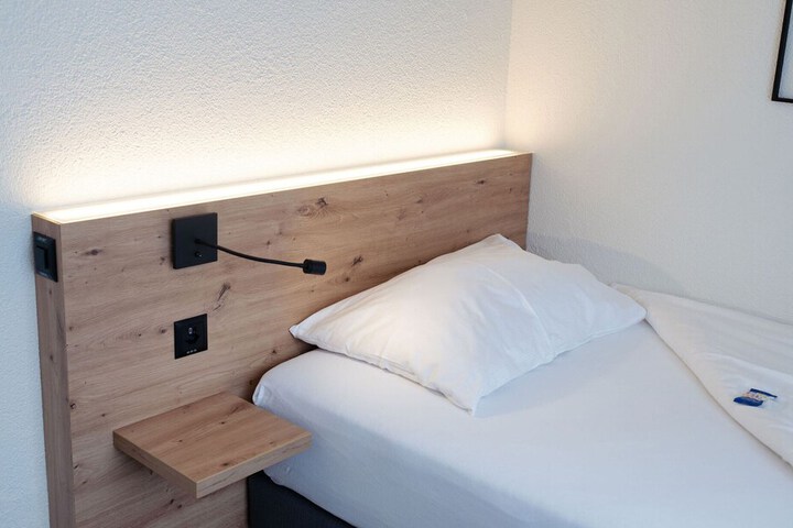 Room 6 of 29