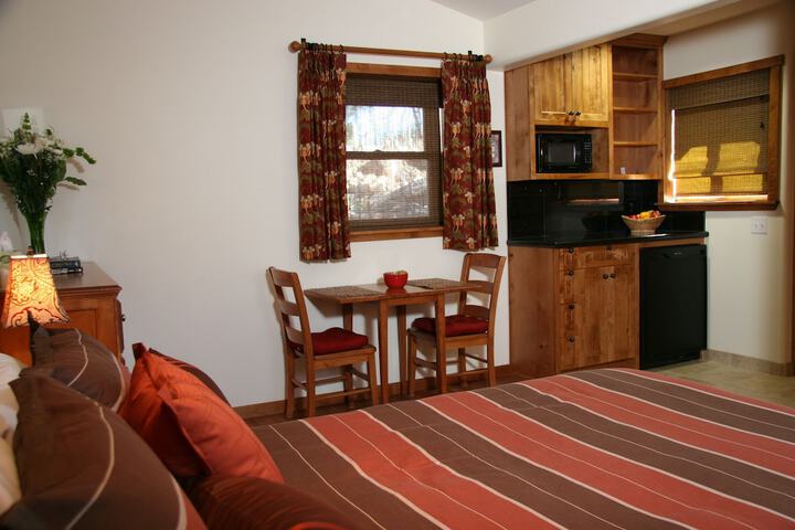 Room 25 of 81