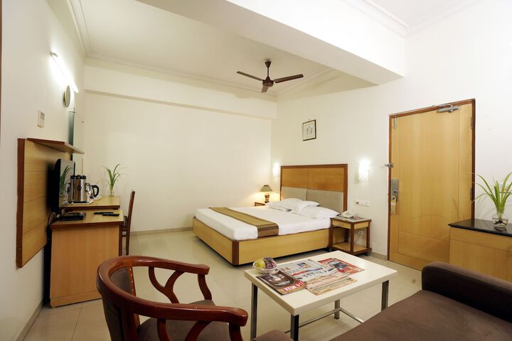 Room 8 of 41