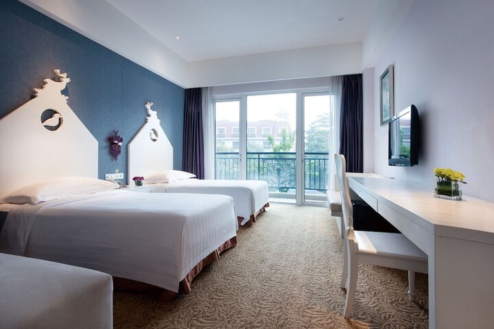 Room 10 of 48