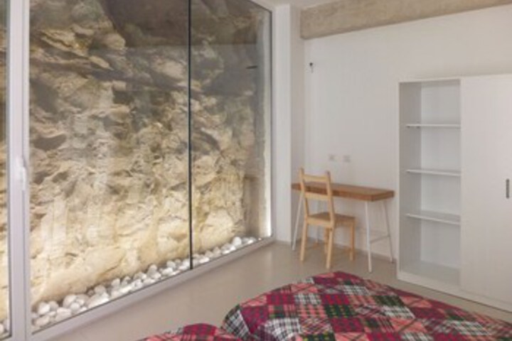 Room 10 of 21