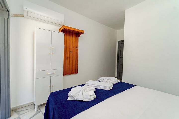 Room 3 of 35