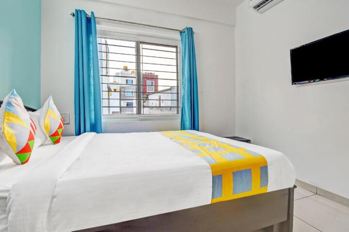 Hotel O Crystal Inn