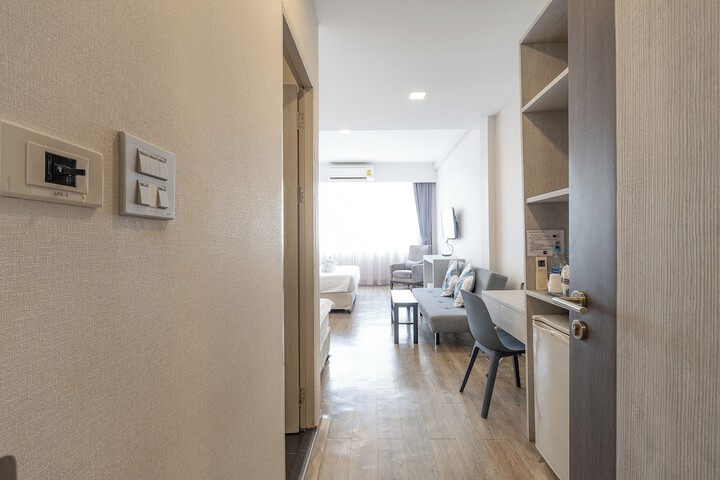 Room 35 of 216