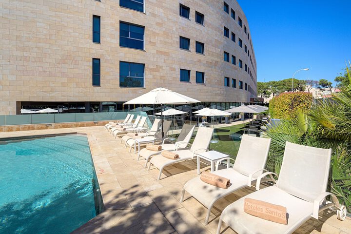 Hotel with Pool