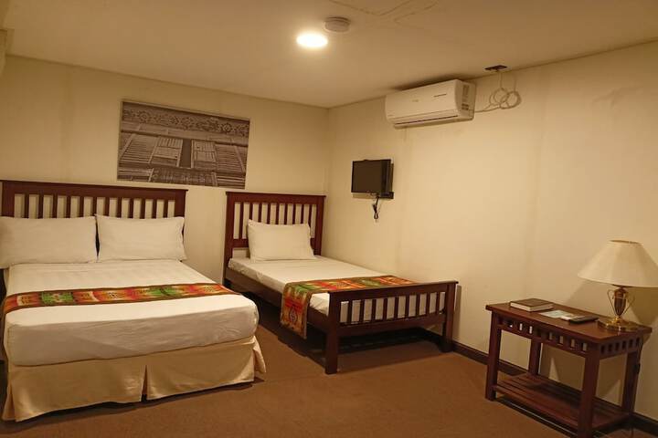 Room 13 of 25