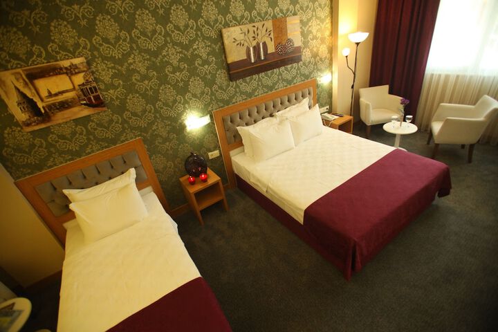 Room 30 of 47