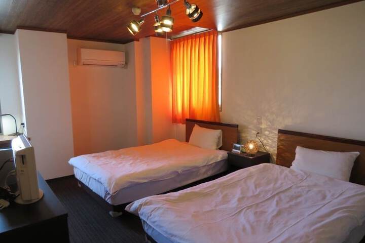 Room 6 of 21