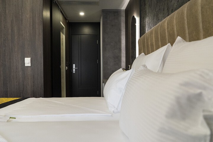 Room 43 of 70