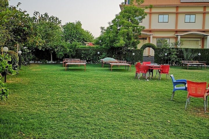 Hotel Exterior 19 of 23