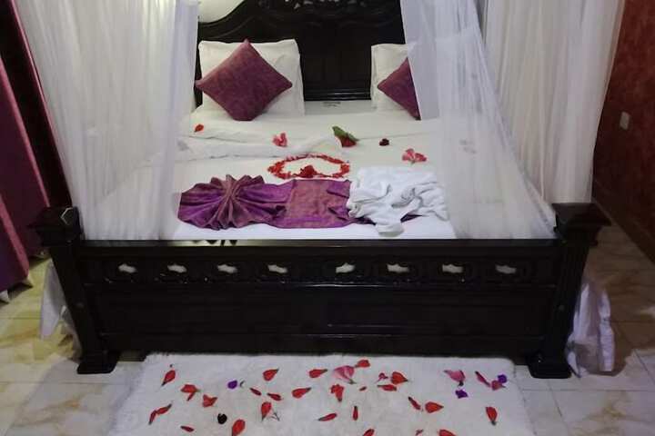 Room 5 of 30