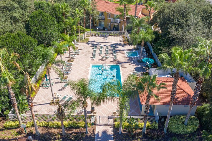 Pool 11 of 35
