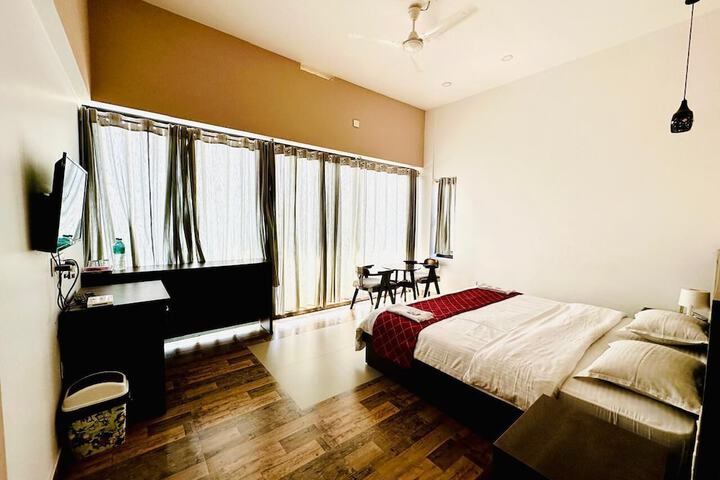 Room 33 of 59