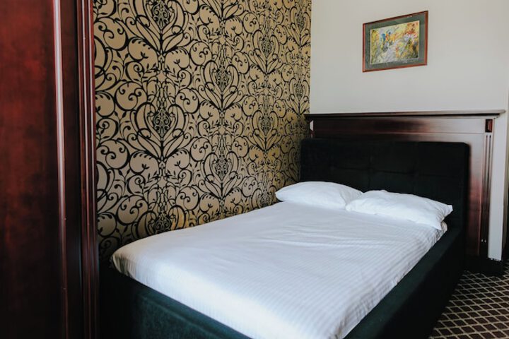 Room 27 of 58