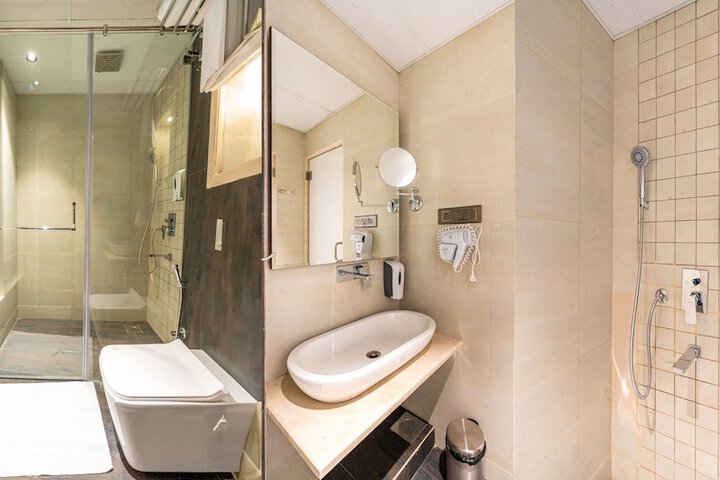 Room 14 of 60